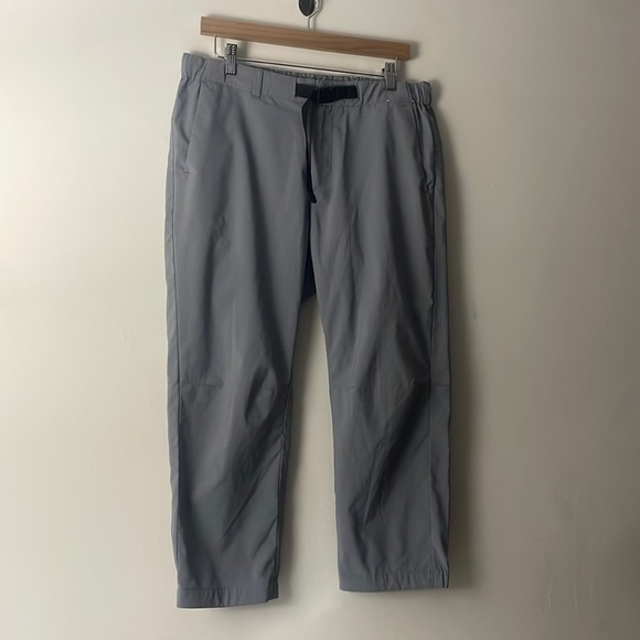 Uniqlo Gray Stretch Belted Jogger Pants Sz Medium - Picture 1 of 3
